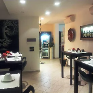 Arianna Aparthotel